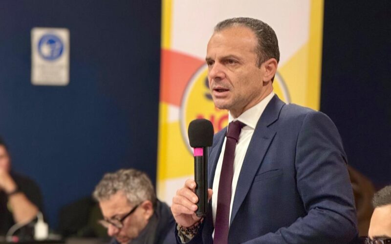 De Luca: “La Sicilia al di sopra dei partiti”