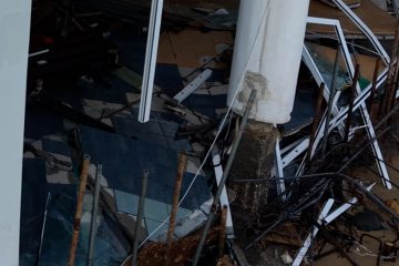 Associazione “Love Arenella” diffida le Autorità: “Struttura balneare pericolante ,intervenire subito”