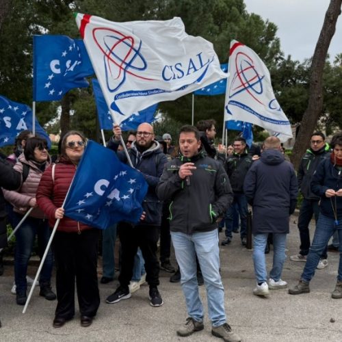 Arpa Sicilia, sit-in a Palermo in piazza Indipendenza