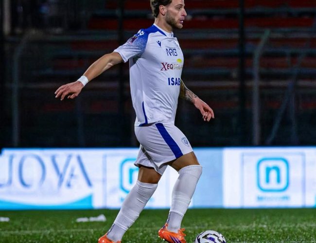 Calcio: il Siracusa sprofonda contro il Sorrento