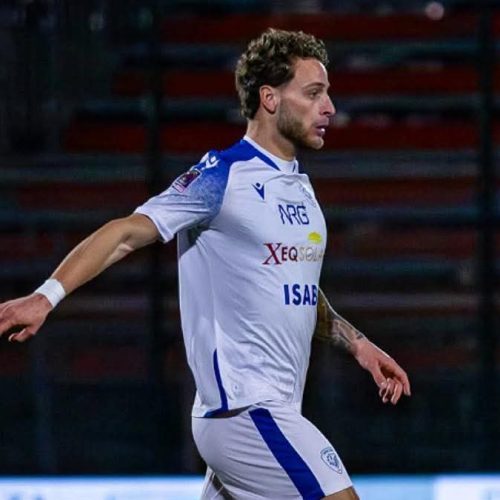 Calcio: il Siracusa sprofonda contro il Sorrento