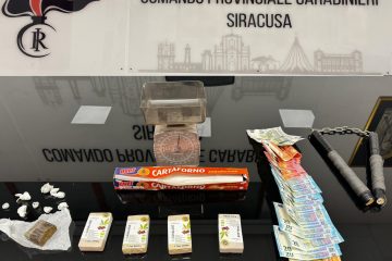 Siracusa, in auto 400 grammi di hashish: arrestato 18enne