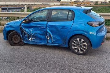 Tampona un’auto e scappa senza soccorrere la ferita