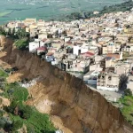 Niscemi: “C’è una frana sotto il Muos”