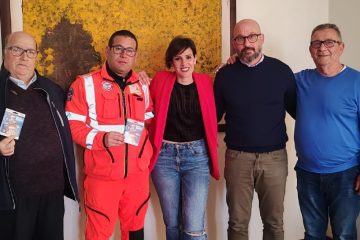 Fillea dona card a Ipazia, Ail, C.A. Solarino e Rete 100 passi