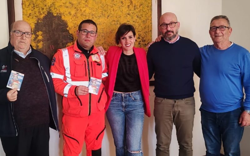 Fillea dona card a Ipazia, Ail, C.A. Solarino e Rete 100 passi