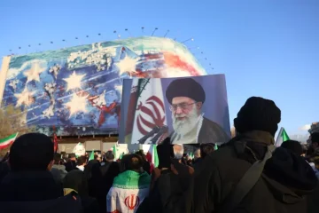 Teheran: ‘Khamenei è morto’.Emirati all’Iran: ‘Un errore aggredirci’