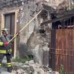Verifiche strutturali dei vigili del fuoco dopo il terremoto (Foto)