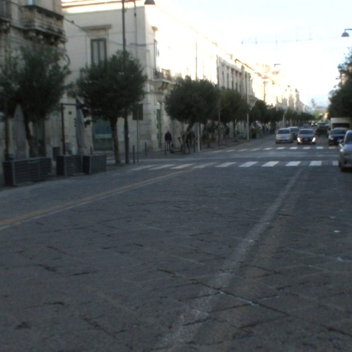 Divieto di sosta notturno in corso Umberto e piazzale Marconi per pulizia straordinaria