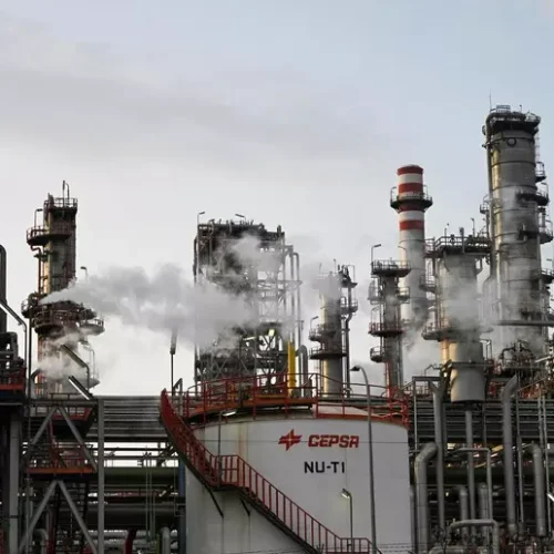 Il petrolio  si affaccia alla soglia dei 100 dollari