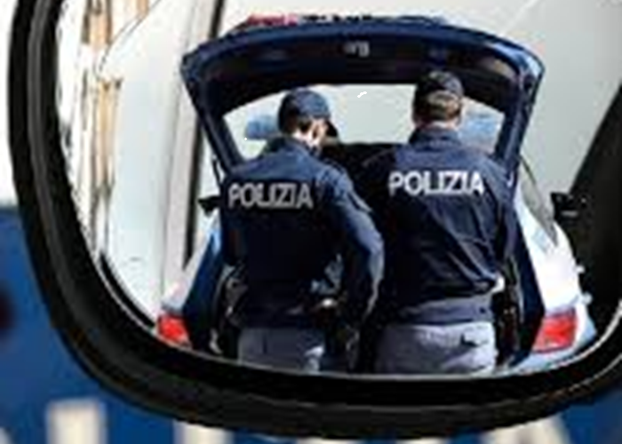 Truffa dello specchietto: denunciato un 25enne