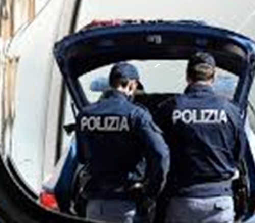 Truffa dello specchietto: denunciato un 25enne