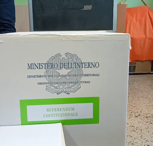 Referendum, affluenza alle urne alle 12: in Sicilia ha votato il 11%