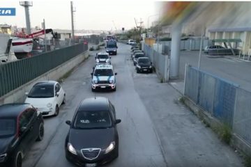 Augusta: la polizia sgombera un immobile abbandonato