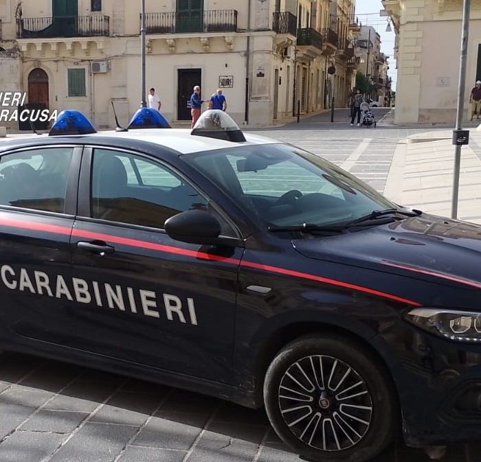 S’impossessa di booster e compressore: denunciato per rapina