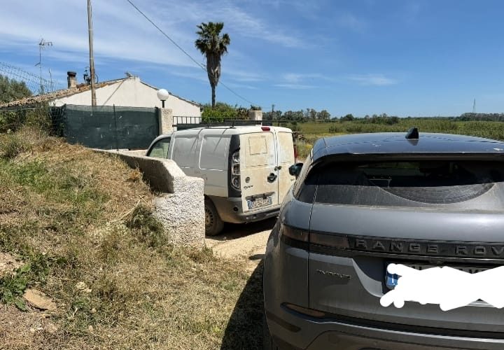 Due ladri aggrediscono vigilantes che li avevano scoperti