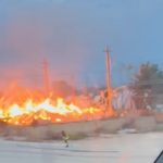 A fuoco capannone per l’imballaggio di ortaggi (VIDEO)