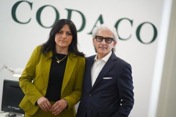 Caro voli, Marano e Tanasi: “subito misure urgenti per calmierare i prezzi”