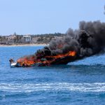 Marzamemi, barca da diporto prende fuoco, salve le due persone a bordo