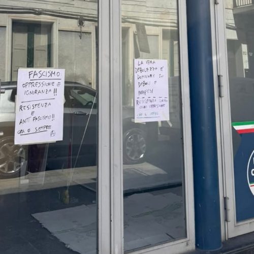 Scritte anarchiche nella sede di Fdi a Vittoria