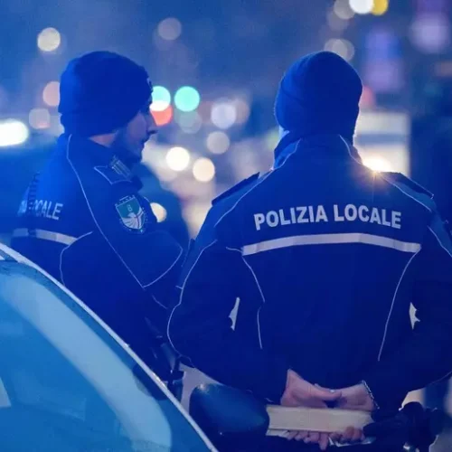 Gela, violenze contro la moglie e incendio dell’abitazione: 34enne ai domiciliari con braccialetto elettronico