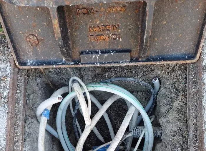 Rubate 15 campate di rame, spenti 85 punti luce in viale Regione