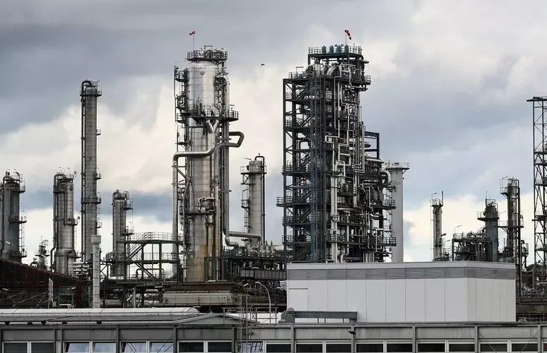 raffineria di petrolio
