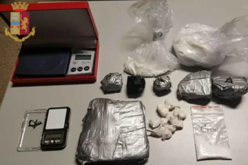 Droga tra Siracusa e Avola: denunciato 36enne, segnalato un giovane per possesso di hashish