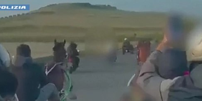 Corsa clandestina di puledri a Palagonia, due denunciati: sparavano in aria