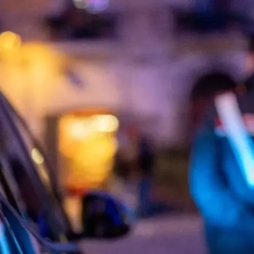 Sparatoria a Napoli, due ragazze ferite alle gambe mentre passeggiavano