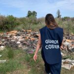 Getta rifiuti in una discarica abusiva: sanzionato