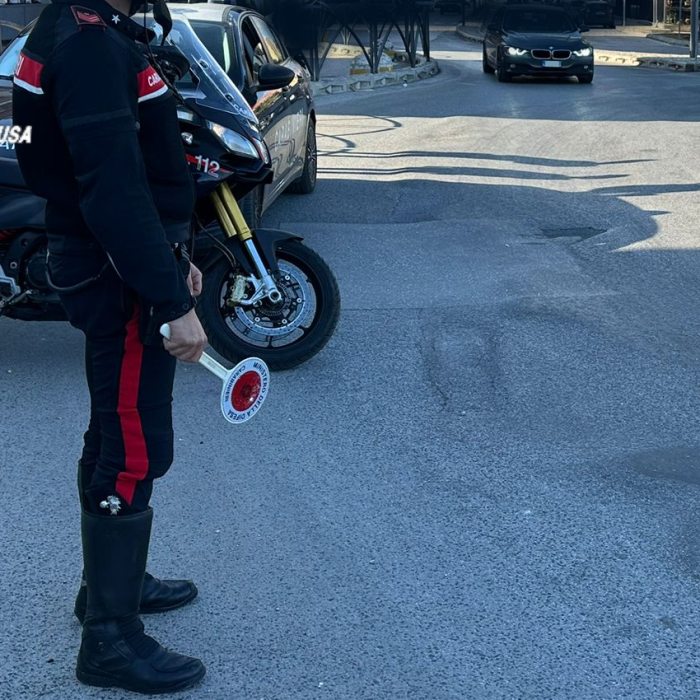 Priolo: 40enne evade dai domiciliari e ruba in centro commerciale, arrestato