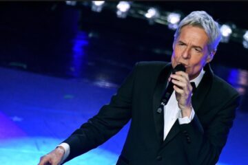 Rinviato al 2027 il concerto di Baglioni al teatro greco