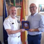 AUGUSTA – Il Sindaco Di Mare riceve l’Ammiraglio Bielli, Comandante di Nave Morosini