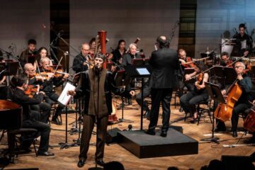Caccamo al Teatro Greco di Siracusa con il concerto gratuito “L’alba dentro l’imbrunire tour”