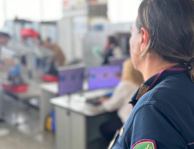 Catania furto di power bank alla collega in aeroporto: 40enne denunciato