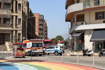 Siracusa: fiamme in una rimessa tu automobili