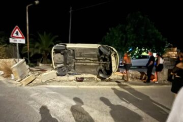 Scicli: incidente stradale autonomo con auto ribaltata