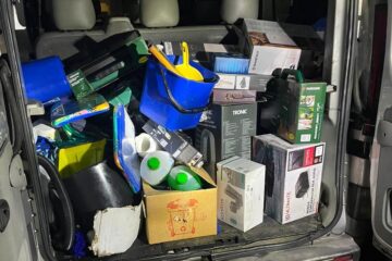Siracusa: furto invece delle pulizie in un supermercato, 6 denunciati