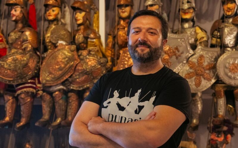 Teatro Pupi Siracusa conquista Roma