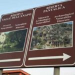 Sortino: cartelli turistici di Pantalica errati, le immagini fornite dal Comune