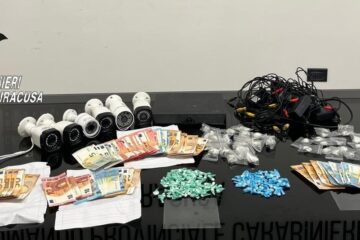 Siracusa: smantellata piazza di spaccio con 5 denunce