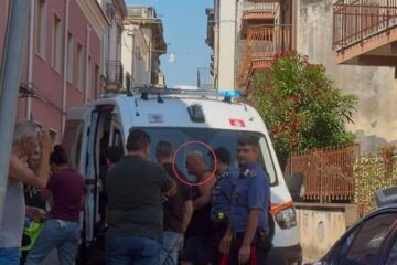 Insegue il fratello e lo uccide con colpi di mannaia nel Catanese