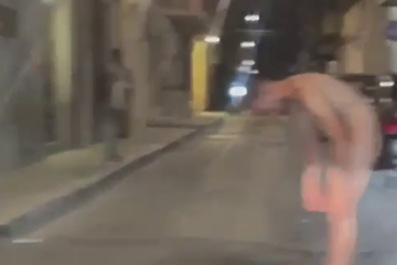 Vittoria: uomo nudo di notte per strada
