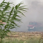 Siracusa, incendio alla Fonte Ciane: vigili del fuoco in azione, fiamme alimentate dal vento