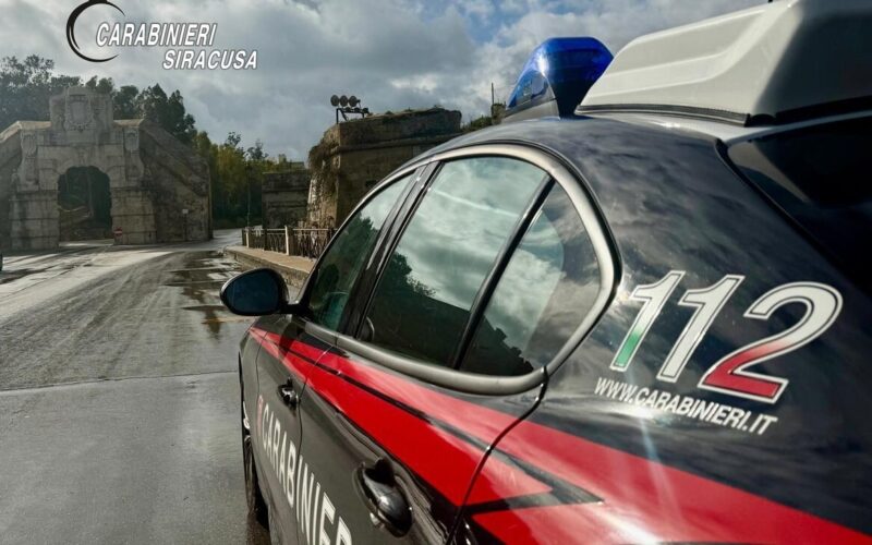 Augusta aggrediscono titolare