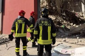 Crollo palazzo a Messina: recuperato il corpo di una donna