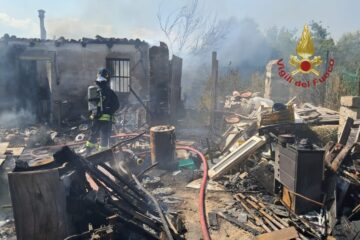Casolari a fuoco: esplodono due bombole