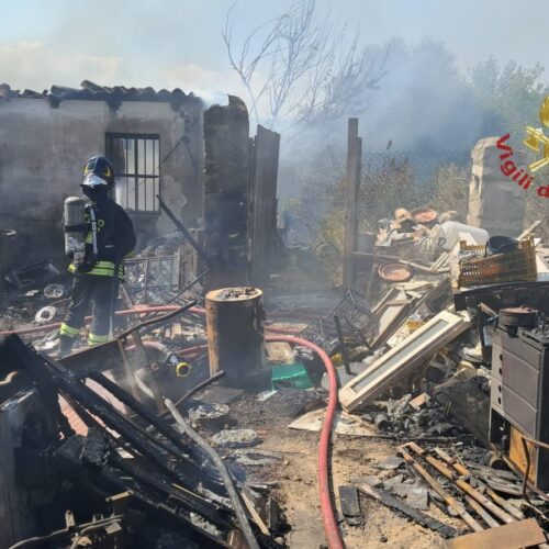 Casolari a fuoco: esplodono due bombole