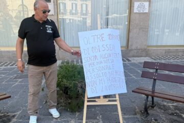Sit-in in Prefettura: ex guardia giurata incontra il capo di Gabinetto